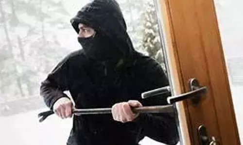 പച്ചക്കറിക്കടയുടെ പൂട്ട് തകര്‍ത്ത് പണവും സി.സി.ടി.വിയും കവര്‍ന്നു