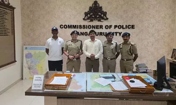 തദ്ദേശ തിരഞ്ഞെടുപ്പ്; കേരള കര്‍ണാടക അതിര്‍ത്തി പരിശോധന ശക്തമാക്കും; കൂടിക്കാഴ്ച നടത്തി കേരള പൊലീസും കര്‍ണാടക പൊലീസും