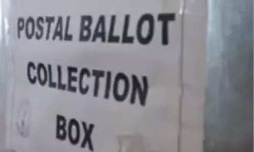 തദ്ദേശസ്വയംഭരണ തിരഞ്ഞെടുപ്പ് : പോസ്റ്റല്‍ ബാലറ്റ് വിതരണം 26 ന് തുടങ്ങും; അപേക്ഷിക്കേണ്ട വിധം അറിയാം