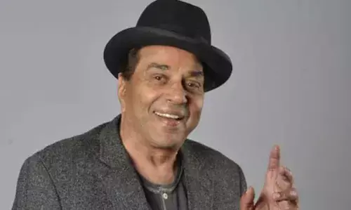 മുതിര്ന്ന ബോളിവുഡ് താരം ധര്മേന്ദ്ര അന്തരിച്ചു; അന്ത്യം 90ാം ജന്മദിനം ആഘോഷിക്കാനിരിക്കെ മുതിര്ന്ന ബോളിവുഡ് താരം ധര്മേന്ദ്ര അന്തരിച്ചു; അന്ത്യം 90ാം ജന്മദിനം ആഘോഷിക്കാനിരിക്കെ