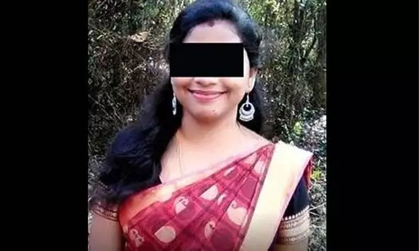 22 കാരിയെ വീട്ടിലെ ജനല്‍പ്പടിയില്‍ തൂങ്ങിമരിച്ചനിലയില്‍ കണ്ടെത്തി