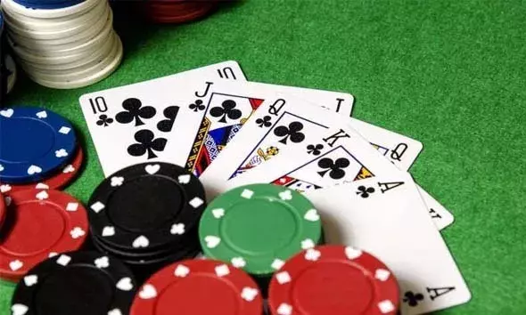 പുള്ളിമുറി ചൂതാട്ടം; 2450 രൂപയുമായി അഞ്ചുപേര്‍ പിടിയില്‍