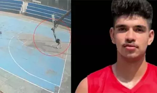 ബാസ്കറ്റ് ബോള് തൂണ് തലയില് വീണ് 16 കാരനായ ദേശീയ താരത്തിന് ദാരുണാന്ത്യം ബാസ്കറ്റ് ബോള് തൂണ് തലയില് വീണ് 16 കാരനായ ദേശീയ താരത്തിന് ദാരുണാന്ത്യം