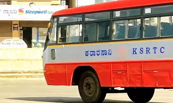 കോളേജ് വിദ്യാര്ത്ഥിനിയെ ബസില് നിന്നിറക്കിവിട്ടു; കര്ണ്ണാടക ട്രാന്സ്പോര്ട്ട് ബസ് കണ്ടക്ടര്ക്കെതിരെ കേസ് കോളേജ് വിദ്യാര്ത്ഥിനിയെ ബസില് നിന്നിറക്കിവിട്ടു; കര്ണ്ണാടക ട്രാന്സ്പോര്ട്ട് ബസ് കണ്ടക്ടര്ക്കെതിരെ കേസ്