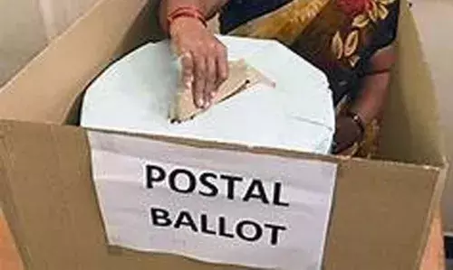 പോസ്റ്റല് ബാലറ്റ് തിരഞ്ഞെടുപ്പ് ഡ്യൂട്ടിയിലുള്ളവര്ക്ക് മാത്രം; തിരഞ്ഞെടുപ്പ് കമ്മീഷന് പോസ്റ്റല് ബാലറ്റ് തിരഞ്ഞെടുപ്പ് ഡ്യൂട്ടിയിലുള്ളവര്ക്ക് മാത്രം; തിരഞ്ഞെടുപ്പ് കമ്മീഷന്