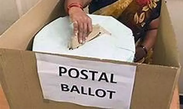 പോസ്റ്റല് ബാലറ്റ് തിരഞ്ഞെടുപ്പ് ഡ്യൂട്ടിയിലുള്ളവര്ക്ക് മാത്രം; തിരഞ്ഞെടുപ്പ് കമ്മീഷന് പോസ്റ്റല് ബാലറ്റ് തിരഞ്ഞെടുപ്പ് ഡ്യൂട്ടിയിലുള്ളവര്ക്ക് മാത്രം; തിരഞ്ഞെടുപ്പ് കമ്മീഷന്