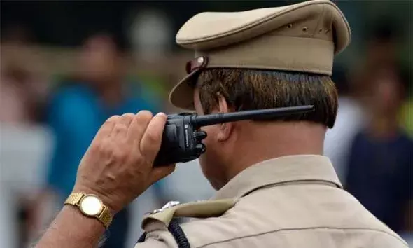 സ്ഥാനാര്‍ത്ഥിയുടെ തിരഞ്ഞെടുപ്പ് പ്രചരണ ഫ് ളക്സ് ബോര്‍ഡുകള്‍ എടുത്തുകൊണ്ടുപോയി; കൗണ്‍സിലര്‍ ഉള്‍പ്പെടെ 2 പേര്‍ക്കെതിരെ കേസ്