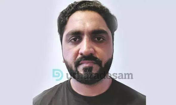 പീഡന കേസില്‍ ഒളിവിലായിരുന്ന പ്രതി 11 വര്‍ഷങ്ങള്‍ക്ക് ശേഷം ലക്നൗ വിമാനത്താവളത്തില്‍ പിടിയില്‍