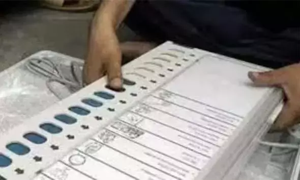 ആന്റി ഡിഫേസ്‌മെന്റ് സ്‌ക്വാഡ് ജില്ലയില്‍ ഇന്ന് നീക്കം ചെയ്തത് 17 കൊടികളും 7 പ്രചരണബോര്‍ഡുകളും പോസ്റ്ററുകളും