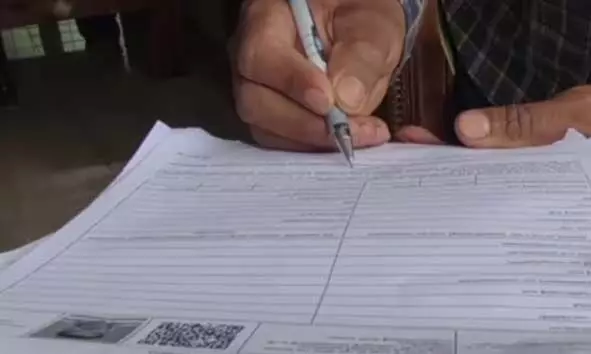 എസ്.ഐ.ആര് നടപടികളില് സമയപരിധി നീട്ടി കേന്ദ്ര തിരഞ്ഞെടുപ്പ് കമ്മിഷന്; കരട് പട്ടിക ഡിസംബര് 16ന് എസ്.ഐ.ആര് നടപടികളില് സമയപരിധി നീട്ടി കേന്ദ്ര തിരഞ്ഞെടുപ്പ് കമ്മിഷന്; കരട് പട്ടിക ഡിസംബര് 16ന്