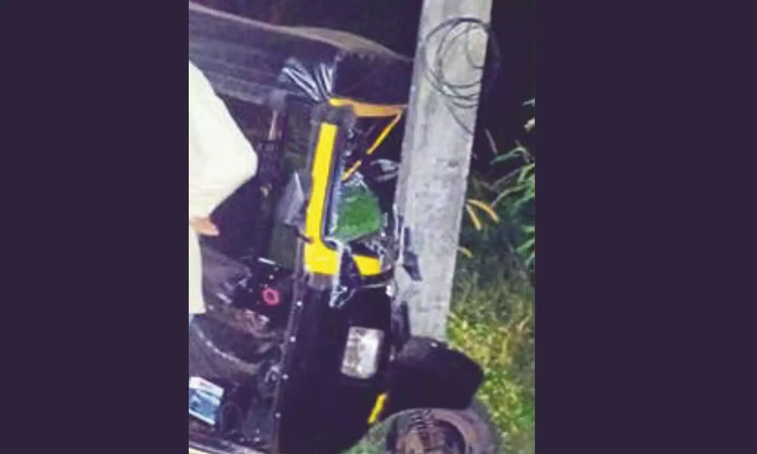 ഡ്രൈവറുടെ തോളില് മൂങ്ങ പറന്നിരുന്നു; നിയന്ത്രണം വിട്ട ഓട്ടോ വൈദ്യുതി തൂണിലിടിച്ചു ഡ്രൈവറുടെ തോളില് മൂങ്ങ പറന്നിരുന്നു; നിയന്ത്രണം വിട്ട ഓട്ടോ വൈദ്യുതി തൂണിലിടിച്ചു