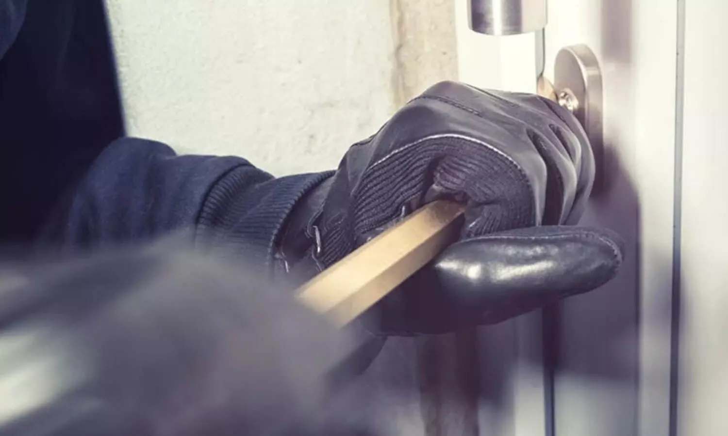 നിരവധി കടകളില് കവര്ച്ച; 17കാരന് പിടിയില് നിരവധി കടകളില് കവര്ച്ച; 17കാരന് പിടിയില്