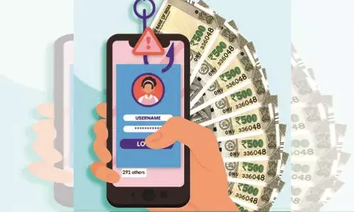 ഓണ്ലൈന് ഷെയര് ട്രേഡിങ്ങിലൂടെ 16.6 ലക്ഷ രൂപ തട്ടി; കാസര്കോട് സ്വദേശി അറസ്റ്റില് ഓണ്ലൈന് ഷെയര് ട്രേഡിങ്ങിലൂടെ 16.6 ലക്ഷ രൂപ തട്ടി; കാസര്കോട് സ്വദേശി അറസ്റ്റില്