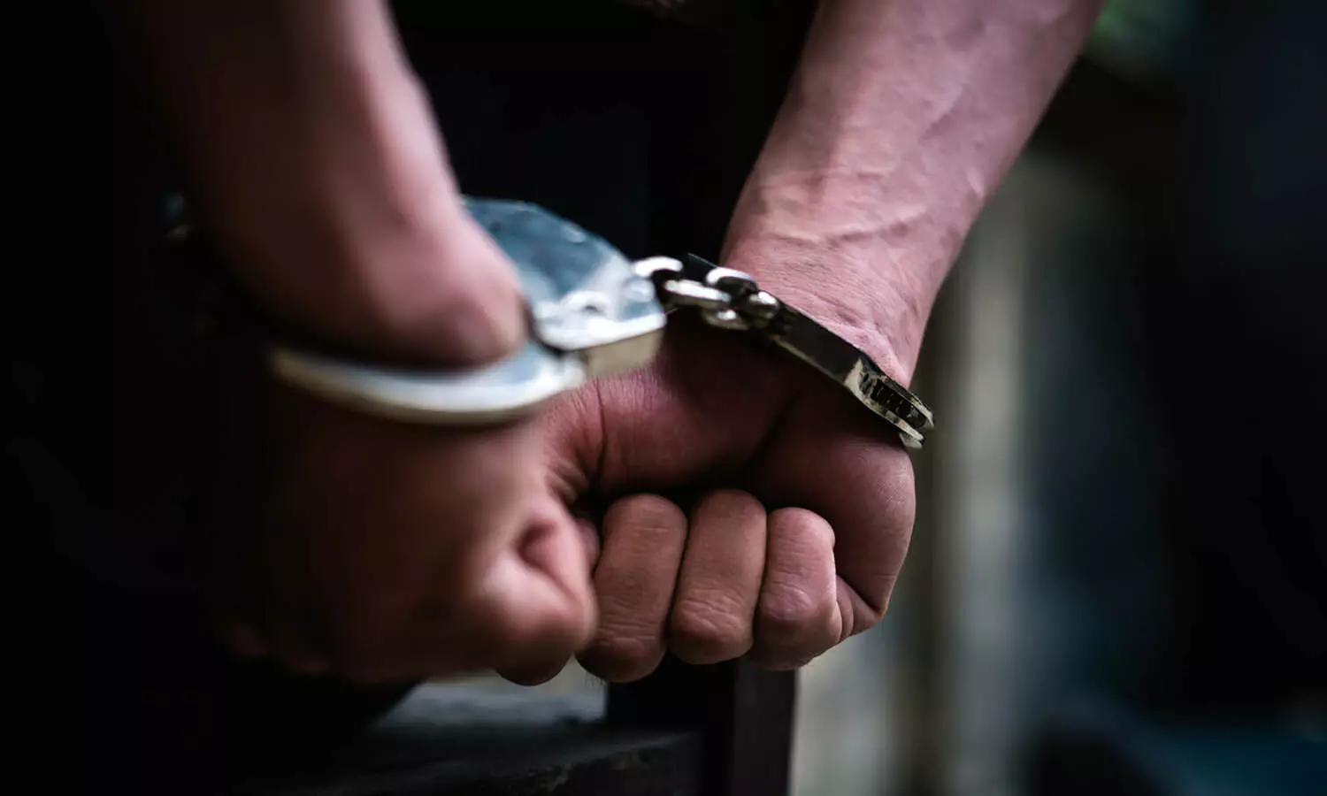 കൈക്കൂലി: വടക്കാഞ്ചേരിയില്‍ കാസര്‍കോട്  സ്വദേശിയായ ഹെല്‍ത്ത് സൂപ്പര്‍വൈസര്‍ പിടിയില്‍