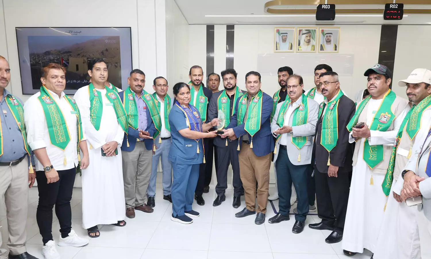 ദുബായ് ബ്ലഡ് ഡൊണേഷന്: സിജി ജോര്ജിന് കെ.എം.സി.സി ഉപഹാരം നല്കി ദുബായ് ബ്ലഡ് ഡൊണേഷന്: സിജി ജോര്ജിന് കെ.എം.സി.സി ഉപഹാരം നല്കി