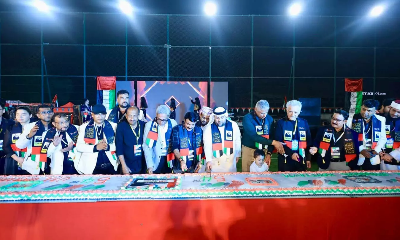 കൂറ്റന്‍ കേക്ക് മുറിച്ച് ഉപ്പളക്കാര്‍, യു.എ.ഇ ദേശീയ ദിനാഘോഷം കെങ്കേമമായി