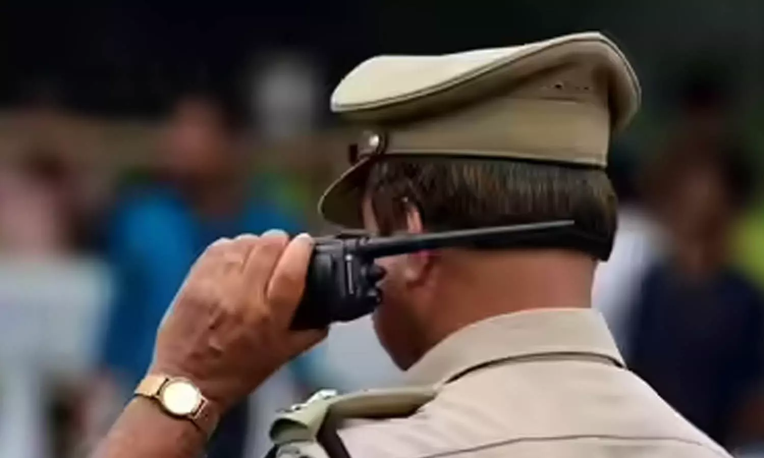 മദ്യപിച്ച പൊലീസുകാരന് വനിതാ പ്രിസൈഡിംഗ് ഓഫീസറോട് അപമര്യാദയായി പെരുമാറി മദ്യപിച്ച പൊലീസുകാരന് വനിതാ പ്രിസൈഡിംഗ് ഓഫീസറോട് അപമര്യാദയായി പെരുമാറി