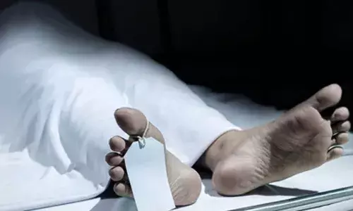 അഞ്ച് മാസം പ്രായമുള്ള കുഞ്ഞിന്റെ മാതാവ് ദുരൂഹ സാഹചര്യത്തില് മരിച്ചു അഞ്ച് മാസം പ്രായമുള്ള കുഞ്ഞിന്റെ മാതാവ് ദുരൂഹ സാഹചര്യത്തില് മരിച്ചു