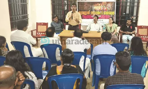 രവി ബന്തടുക്കയുടെ കവിതാ സമാഹാരങ്ങള് ചര്ച്ച ചെയ്തു രവി ബന്തടുക്കയുടെ കവിതാ സമാഹാരങ്ങള് ചര്ച്ച ചെയ്തു