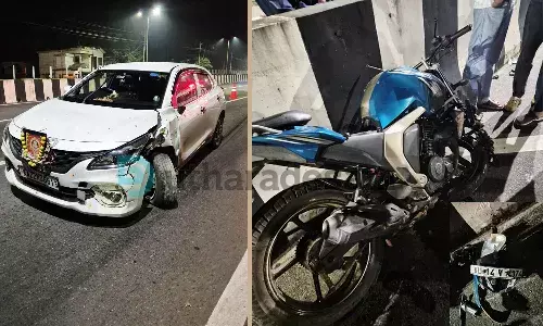 ദിശ തെറ്റി വന്ന ബൈക്കും അയ്യപ്പഭക്തര് സഞ്ചരിച്ച കാറും കൂട്ടിയിടിച്ച് യുവാവിന് ഗുരുതരം ദിശ തെറ്റി വന്ന ബൈക്കും അയ്യപ്പഭക്തര് സഞ്ചരിച്ച കാറും കൂട്ടിയിടിച്ച് യുവാവിന് ഗുരുതരം