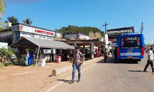ബദിയടുക്ക ബസ്സ്റ്റാന്റ് യാഥാര്ത്ഥ്യമാകുമോ? പുതിയ ഭരണ സമിതിയില് പ്രതീക്ഷയര്പ്പിച്ച് യാത്രക്കാര് ബദിയടുക്ക ബസ്സ്റ്റാന്റ് യാഥാര്ത്ഥ്യമാകുമോ? പുതിയ ഭരണ സമിതിയില് പ്രതീക്ഷയര്പ്പിച്ച് യാത്രക്കാര്