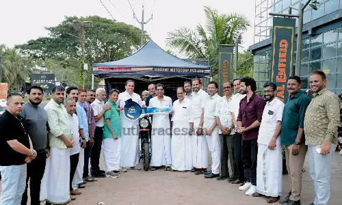 ഹല കാസ്രോട് ഗ്രാന്‍ഡ് ഫെസ്റ്റ്: റോയല്‍ എന്‍ഫീല്‍ഡ് ബുള്ളറ്റ് സമ്മാനിച്ചു