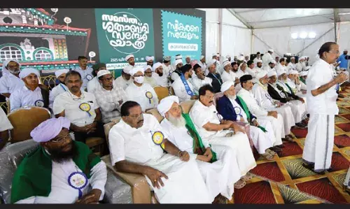 സമസ്ത ശതാബ്ദി സന്ദേശ യാത്രക്ക് കാസര്‍കോട്ടെ സ്വീകരണം പ്രോജ്ജ്വലമായി