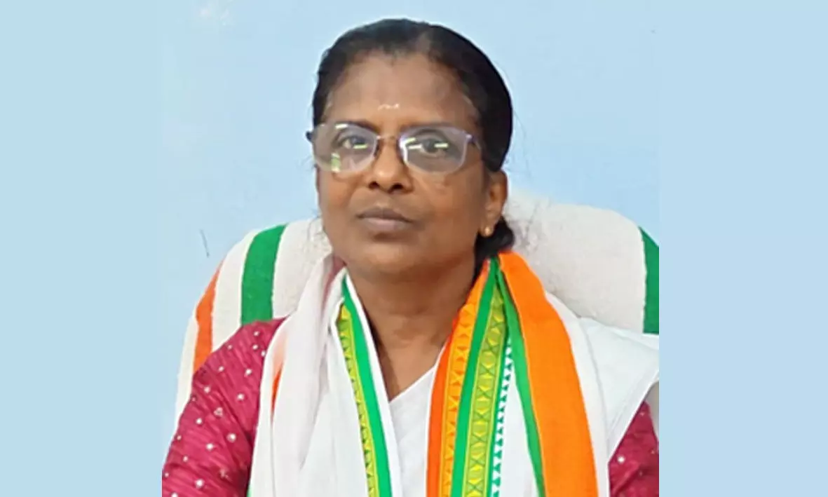 അച്ഛന്റെ പാരമ്പര്യം കാക്കാന് മകളും പ്രസിഡണ്ട് പദവിയില് അച്ഛന്റെ പാരമ്പര്യം കാക്കാന് മകളും പ്രസിഡണ്ട് പദവിയില്