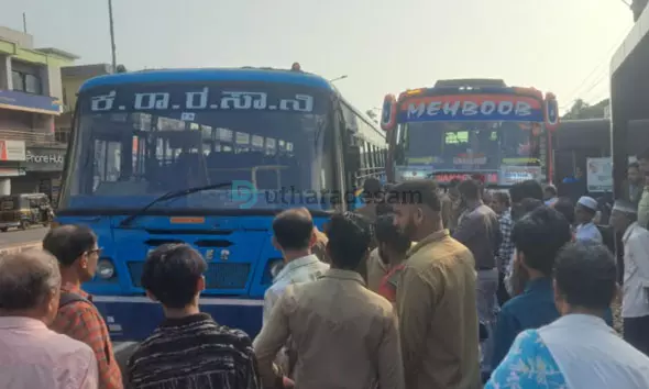 സമയത്തെ ചൊല്ലി ബസ് ജീവനക്കാര്‍ ഏറ്റുമുട്ടി; ടിക്കറ്റ് ഉപകരണവും ഫോണും എറിഞ്ഞുതകര്‍ത്തു