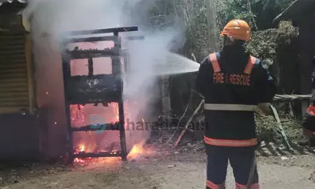 താലൂക്ക് ഓഫീസിന് സമീപം ലോട്ടറി സ്റ്റാളിനും ഫോട്ടോസ്റ്റാറ്റ് കടക്കും തീ പിടിച്ചു
