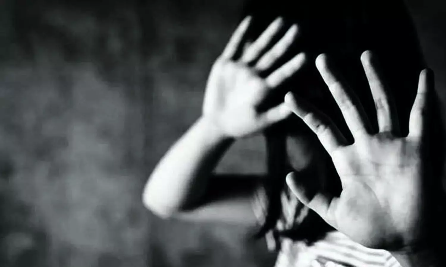 പ്ലസ് വണ് വിദ്യാര്ത്ഥിനിയെ വീട്ടില് കയറി പീഡിപ്പിക്കാന് ശ്രമം; ബന്ധു കസ്റ്റഡിയില് പ്ലസ് വണ് വിദ്യാര്ത്ഥിനിയെ വീട്ടില് കയറി പീഡിപ്പിക്കാന് ശ്രമം; ബന്ധു കസ്റ്റഡിയില്