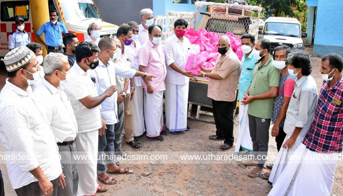 ജനറല് ആസ്പത്രിയിലെ രോഗികള്ക്കും പരിചാരകര്ക്കും നോമ്പുതുറ കിറ്റുമായി ഐ.എന്.എല് ജനറല് ആസ്പത്രിയിലെ രോഗികള്ക്കും പരിചാരകര്ക്കും നോമ്പുതുറ കിറ്റുമായി ഐ.എന്.എല്