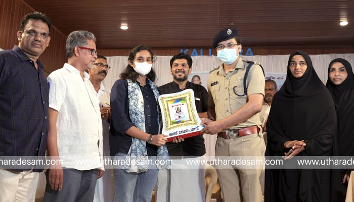നീന്തല് കുളത്തിലെ സ്വര്ണ്ണനേട്ടം; ലിയാനക്ക് ജന്മനാടിന്റെ ആദരം നീന്തല് കുളത്തിലെ സ്വര്ണ്ണനേട്ടം; ലിയാനക്ക് ജന്മനാടിന്റെ ആദരം
