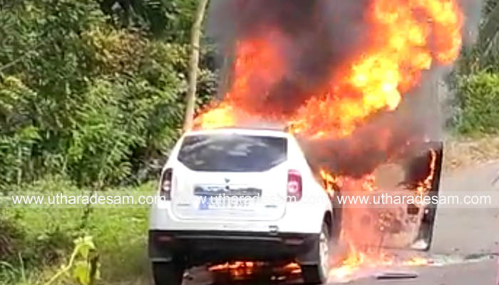 വെള്ളരിക്കുണ്ട് മങ്കയത്ത് ഓടിക്കൊണ്ടിരുന്ന കാറിന് തീപിടിച്ചു