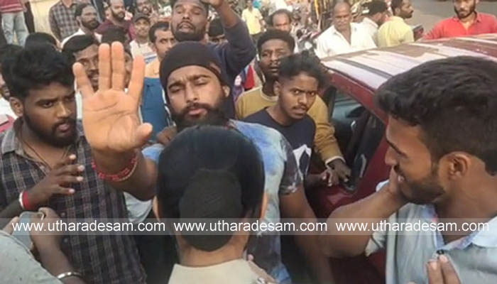 ബസ് യാത്രക്കിടെ ഇതരമതത്തില്പെട്ട പെണ്കുട്ടിയോട് സംസാരിച്ച യുവാവിന് ക്രൂരമര്ദനം; ബജ്റംഗ്ദള് പ്രവര്ത്തകര്ക്കെതിരെ കേസ് ബസ് യാത്രക്കിടെ ഇതരമതത്തില്പെട്ട പെണ്കുട്ടിയോട് സംസാരിച്ച യുവാവിന് ക്രൂരമര്ദനം; ബജ്റംഗ്ദള് പ്രവര്ത്തകര്ക്കെതിരെ കേസ്