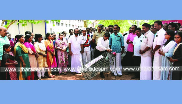 ജോയിന്റ് കൗണ്‍സില്‍ പ്ലാസ്റ്റിക്ക് ബോട്ടില്‍ ബൂത്ത് സ്ഥാപിച്ചു