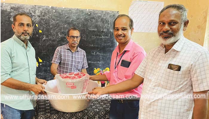 കാസര്‍കോട് നഗരസഭ വിദ്യാലയങ്ങളിലെ പാചകപ്പുരകളിലേക്ക് പാത്രങ്ങള്‍ വിതരണം ചെയ്തു