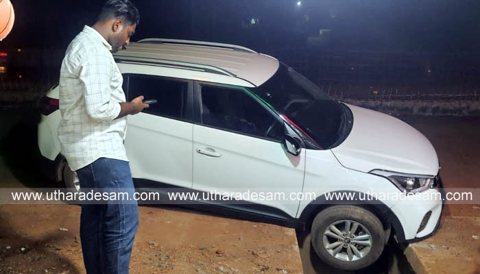 ചെര്ക്കള അഞ്ചാംമൈലിലെ ഓവുചാല് വിടവ് അപകട ഭീഷണി ഉയര്ത്തുന്നു ചെര്ക്കള അഞ്ചാംമൈലിലെ ഓവുചാല് വിടവ് അപകട ഭീഷണി ഉയര്ത്തുന്നു
