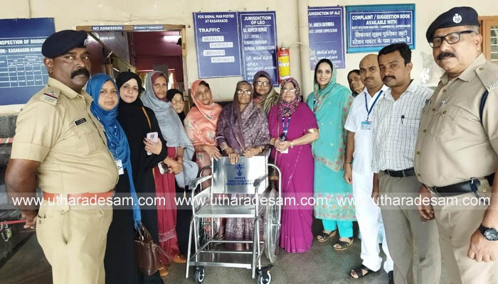 റെയില്‍വേ സ്റ്റേഷനിലേക്ക് അവേക്ക് വീല്‍ ചെയര്‍ കൈമാറി