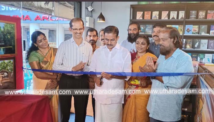 മനസ്സുണര്‍ത്തുന്ന ചിത്രങ്ങളുമായി വേണു കണ്ണന്‍; ബിയോന്‍ഡ് ദി കളര്‍ ചിത്ര പ്രദര്‍ശനത്തിന് തുടക്കം